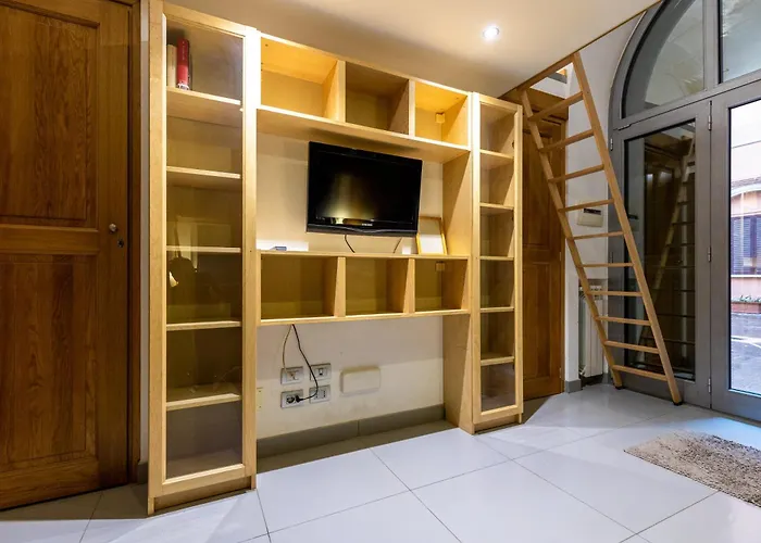 Monti House - Center *